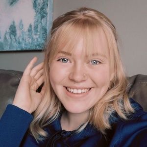 Meet your Posher, Ava